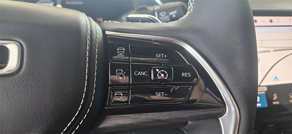 Used 2024 Jeep Grand Cherokee L Overland w/ Luxury Tech Group IV image 35