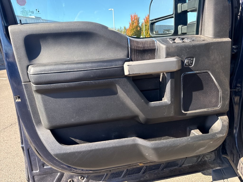 Used 2020 Ford F350 Lariat w/ Tremor Off-Road Package AWD/4WD image 16
