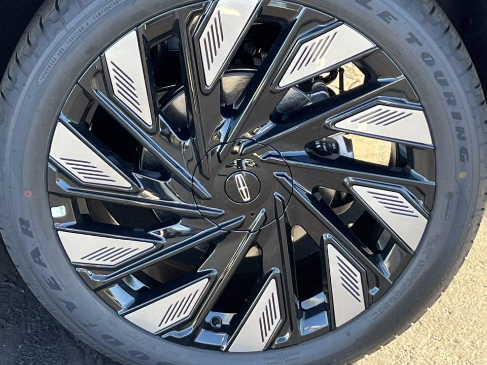 New 2026 Lincoln Nautilus Reserve w/ Jet Appearance Package image 8