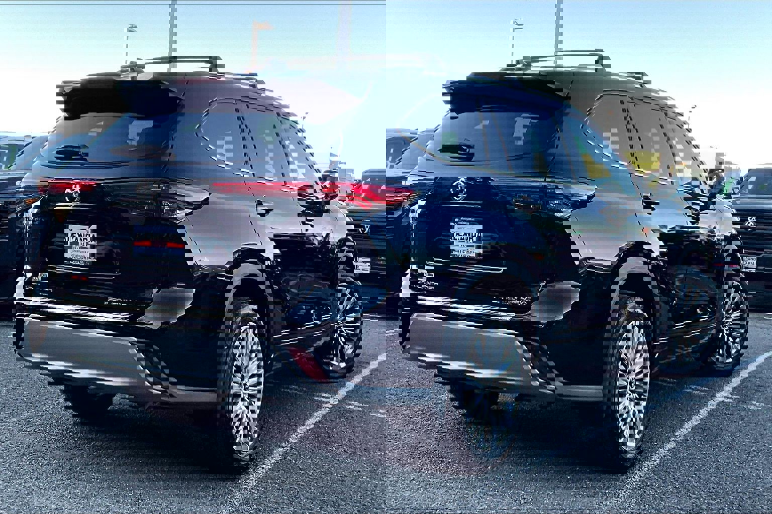 Used 2023 Toyota Highlander Platinum image 12