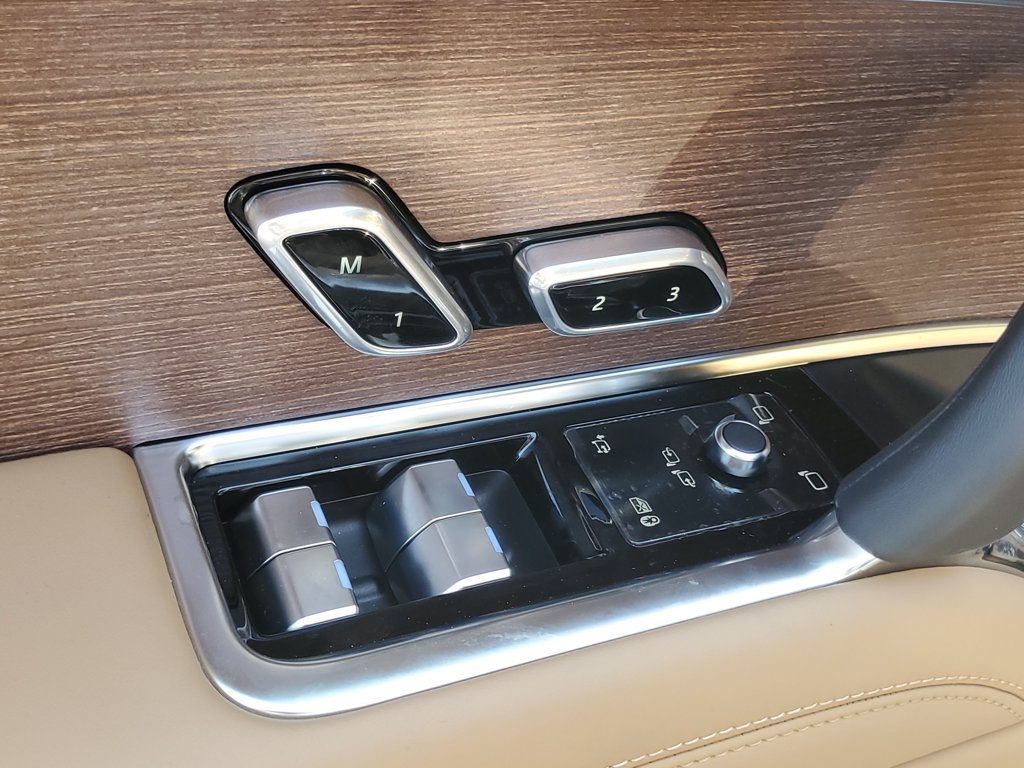 New 2026 Land Rover Range Rover SE AWD/4WD image 9