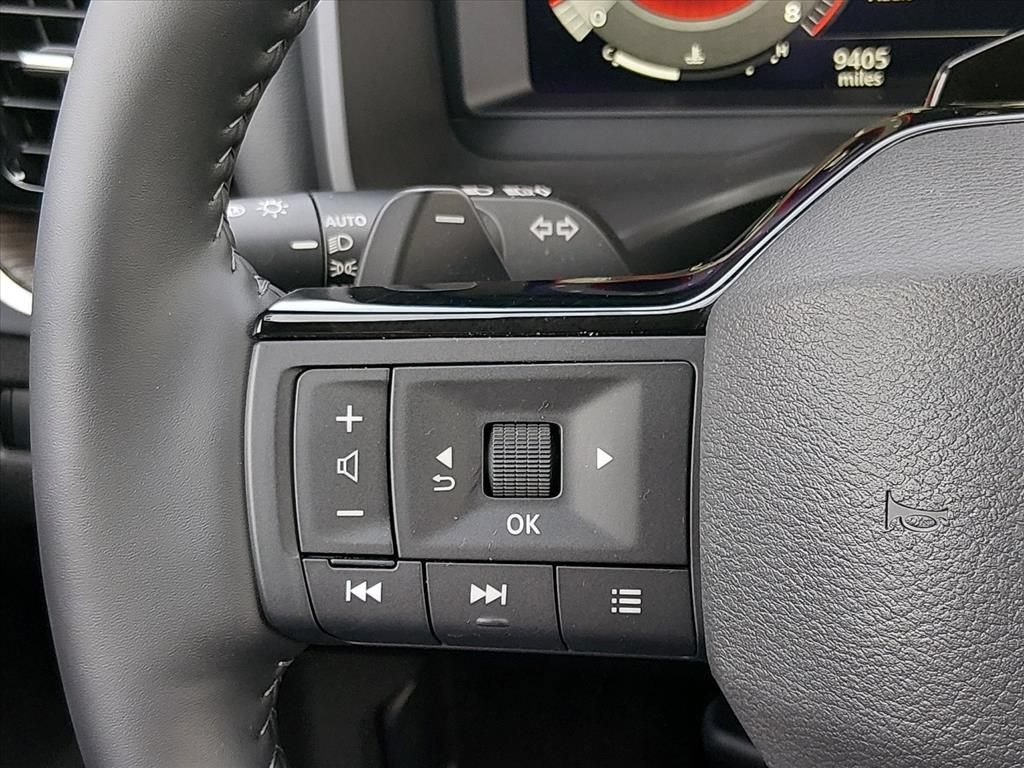 Certified 2025 Nissan Rogue Platinum w/ Tech Package FWD image 24