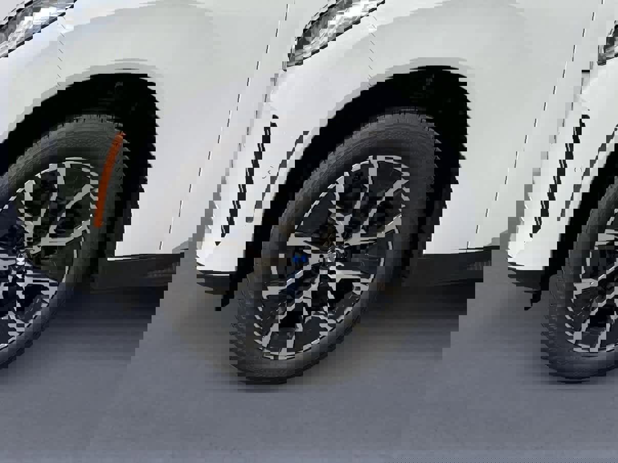 New 2025 BMW X3 xDrive30i w/ Premium Package image 9