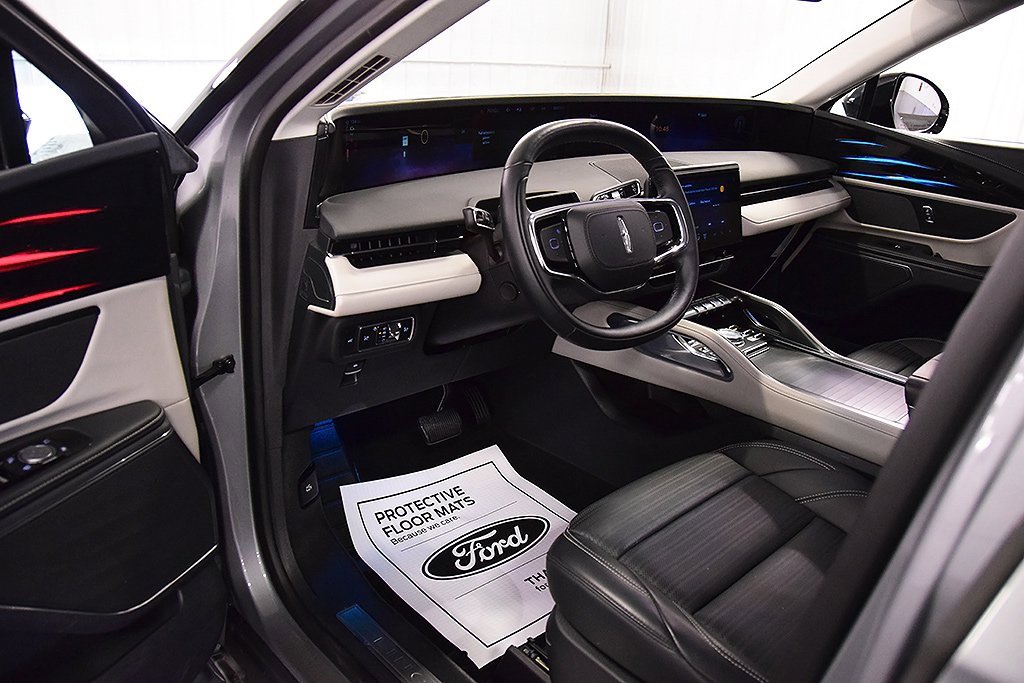 Used 2024 Lincoln Nautilus Reserve image 15