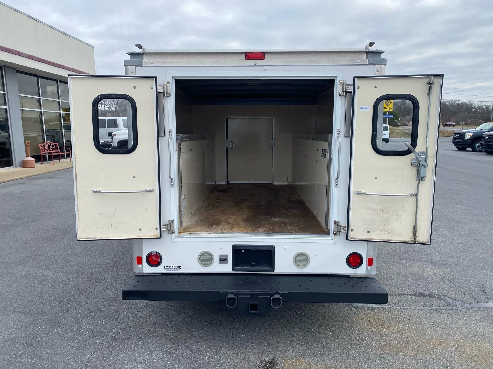 Used 2015 Ford E-350 and Econoline 350 Super Duty w/ Power Windows & Locks Group RWD image 21