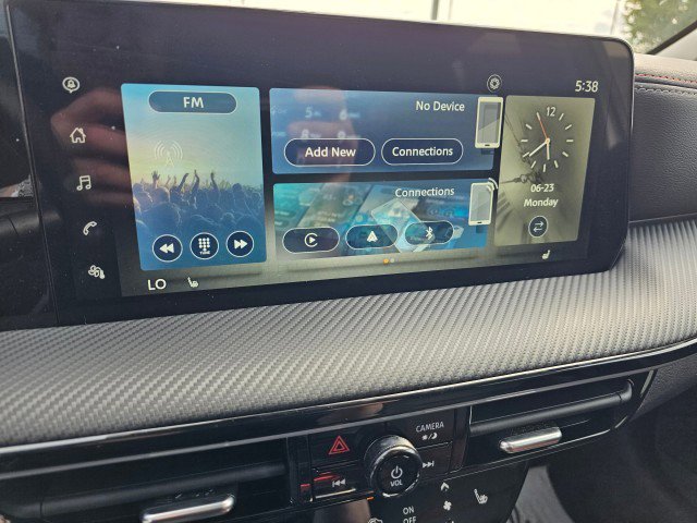 New 2025 Nissan Kicks SR w/ SR Premium Package image 33