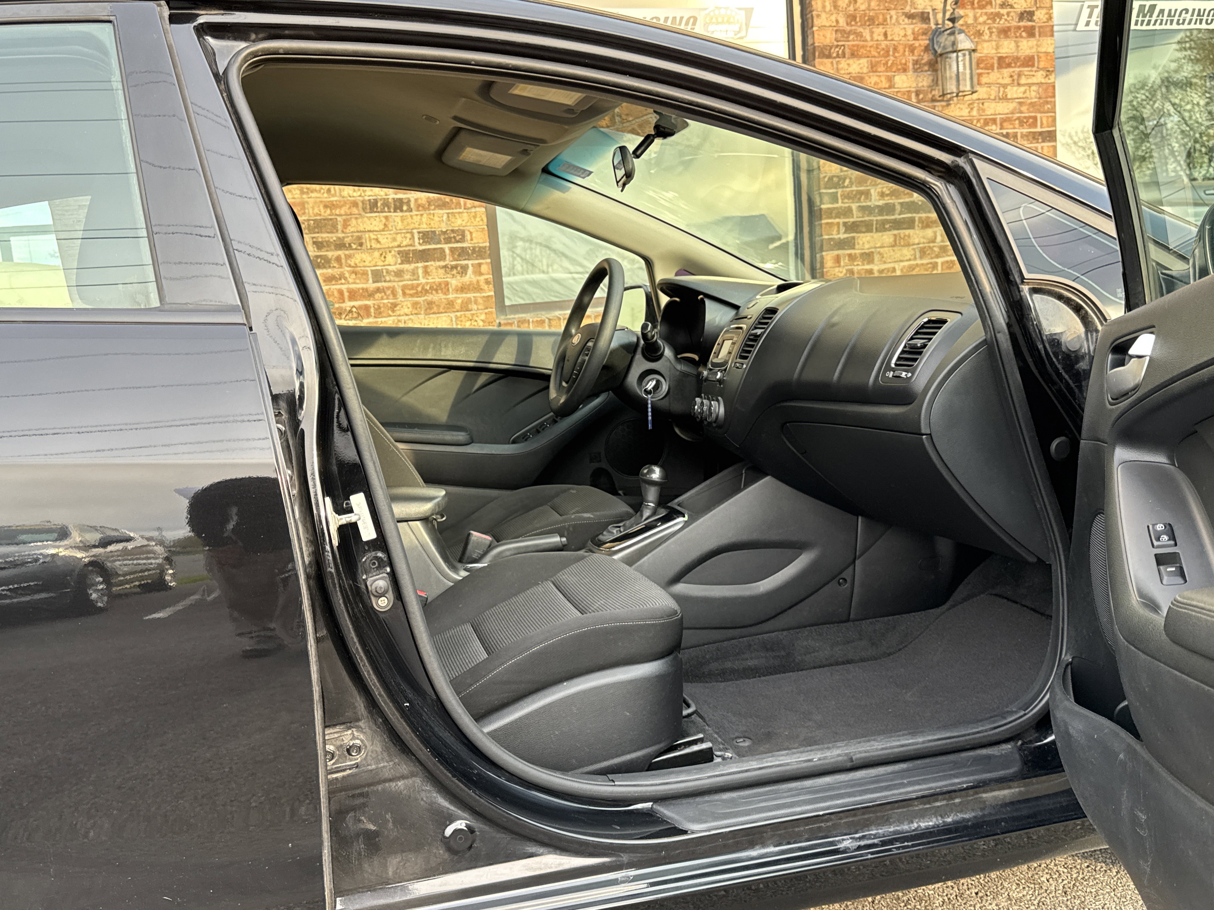 Used 2017 Kia Forte LX FWD image 13