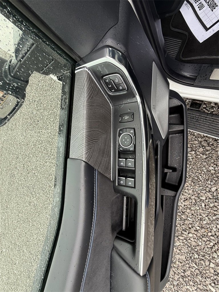 Used 2025 Ford F350 Platinum w/ FX4 Off-Road Package image 25