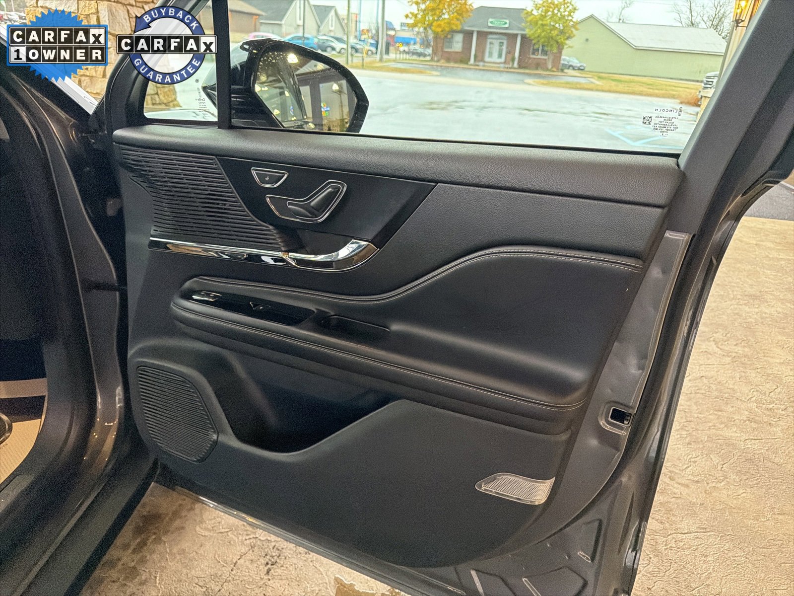 Used 2022 Lincoln Corsair AWD w/ Premium Package image 7