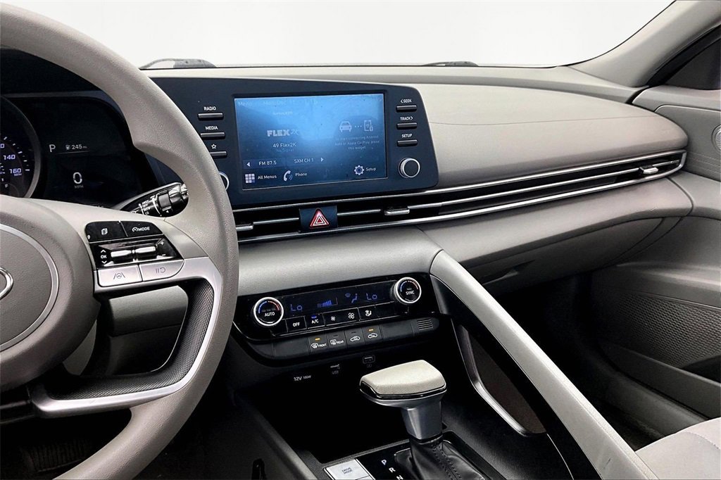 Used 2023 Hyundai Elantra SEL image 6