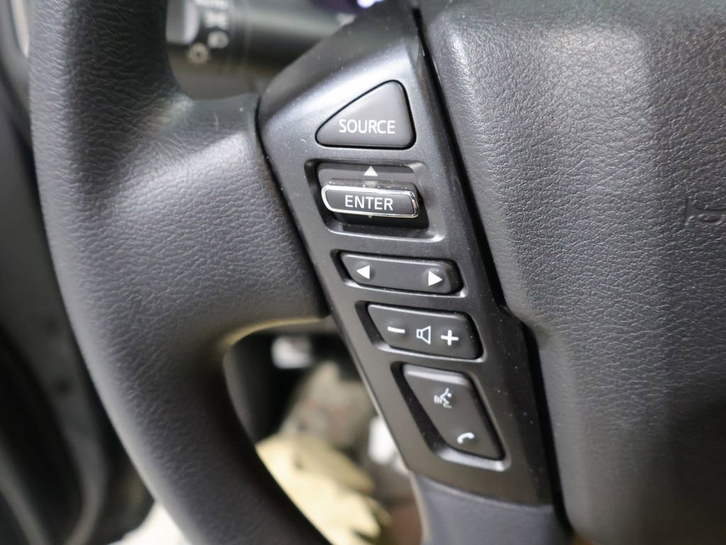 Used 2024 Nissan Frontier SV image 33