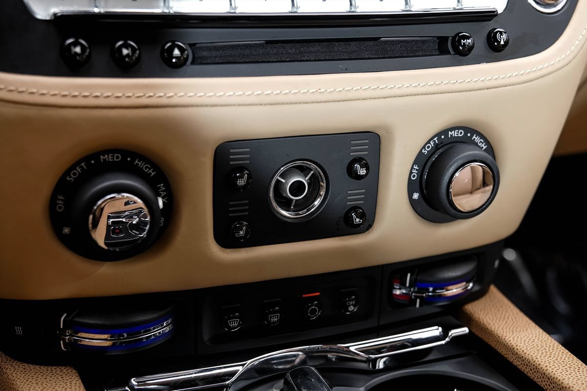 Used 2016 Rolls-Royce Wraith RWD image 27
