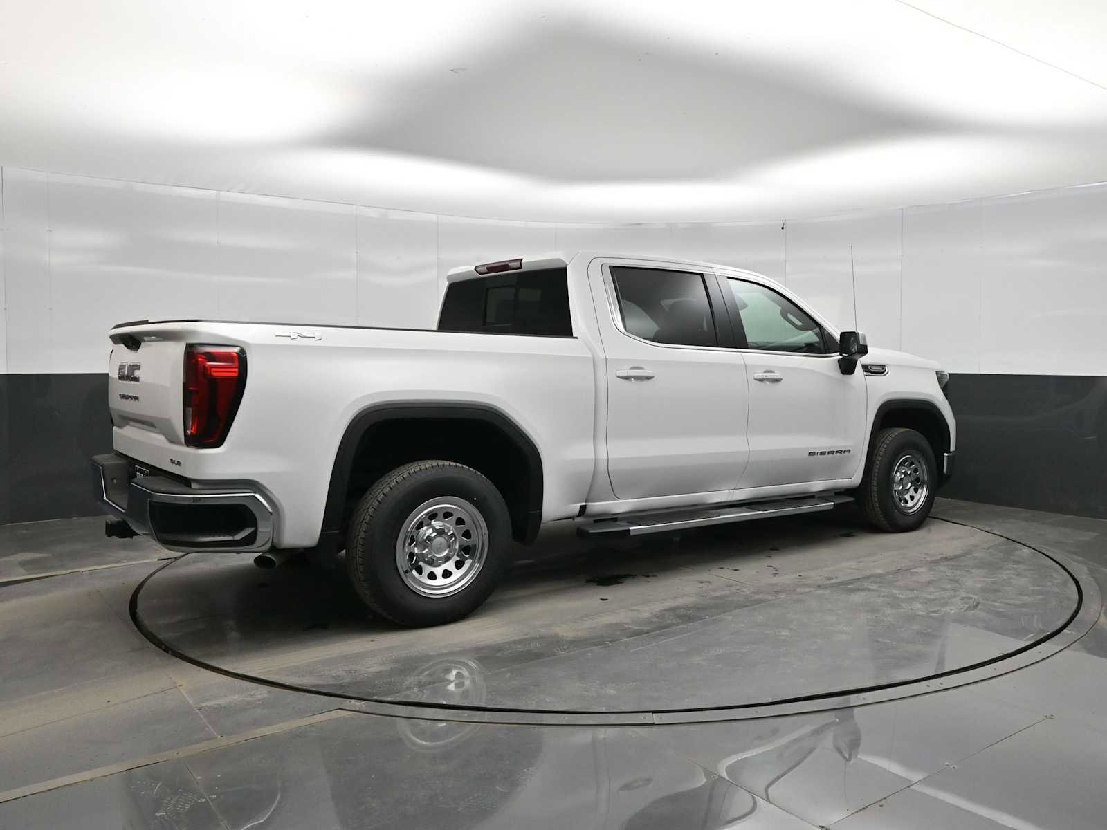 New 2026 GMC Sierra 1500 SLE w/ Preferred Package image 8