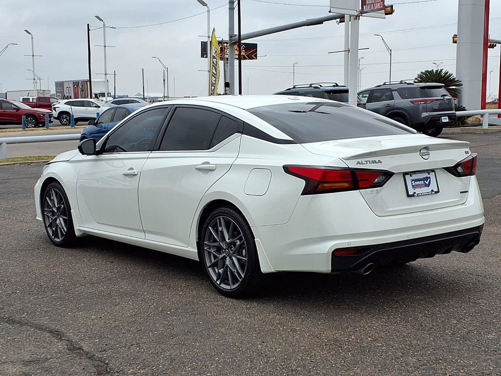 Used 2024 Nissan Altima 2.0 SR image 5