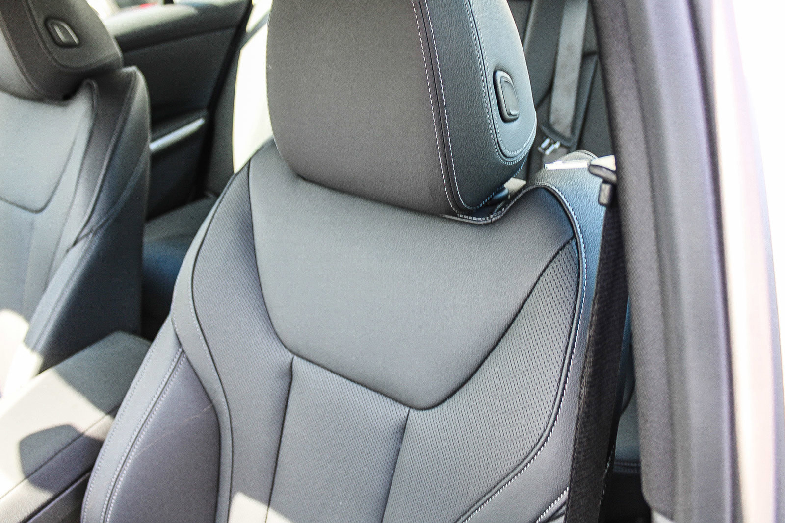 Used 2025 BMW 330i xDrive Sedan AWD/4WD image 25