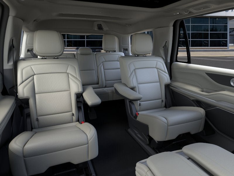 New 2026 Lincoln Navigator Reserve AWD/4WD image 11