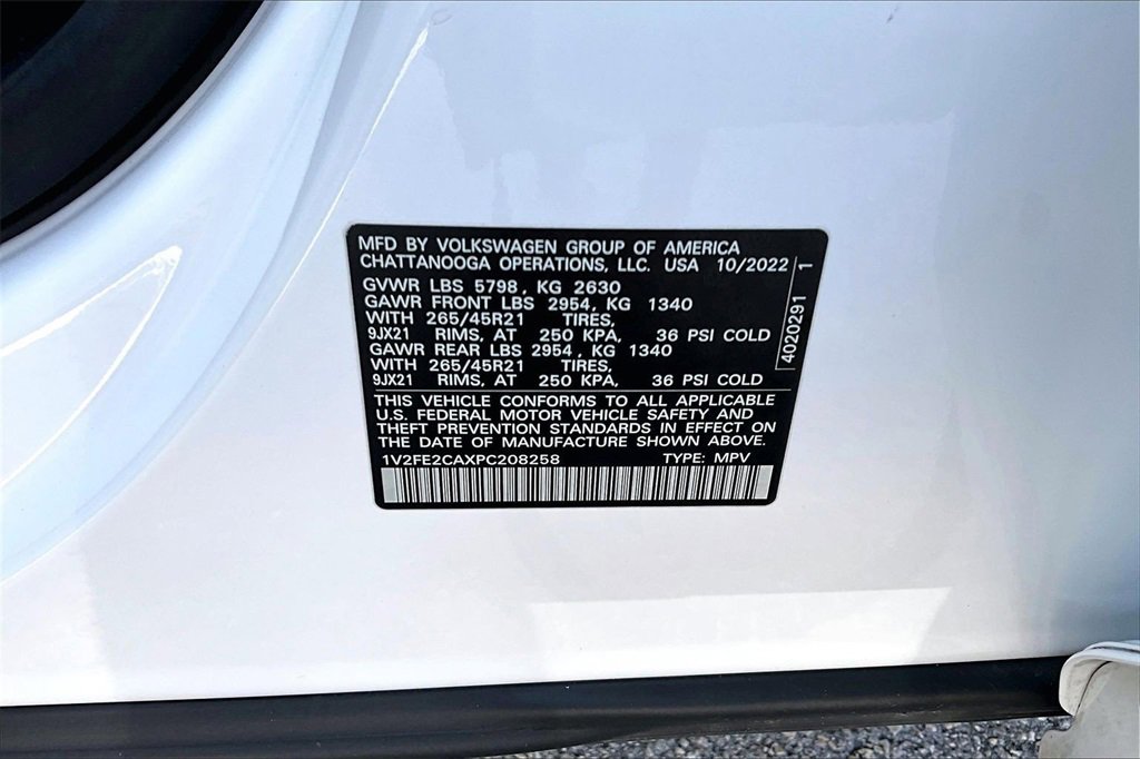 Certified 2023 Volkswagen Atlas Cross Sport SEL Premium R-Line image 30