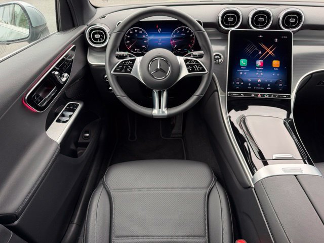 Used 2026 Mercedes-Benz GLC 300 4MATIC image 11