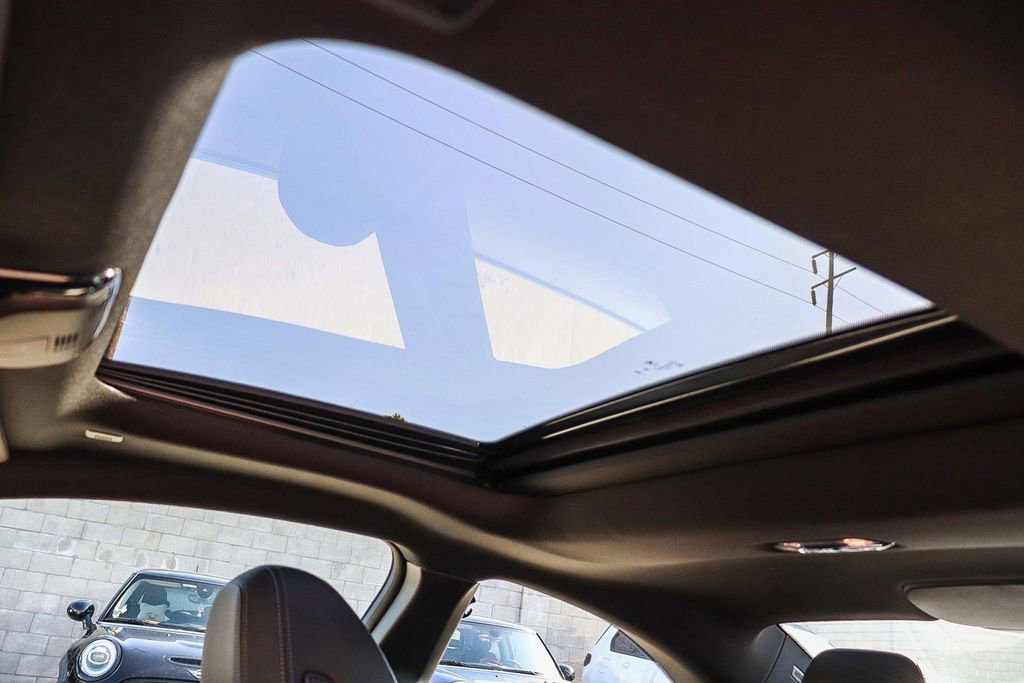Used 2025 BMW 230i Coupe w/ Premium Package RWD image 28