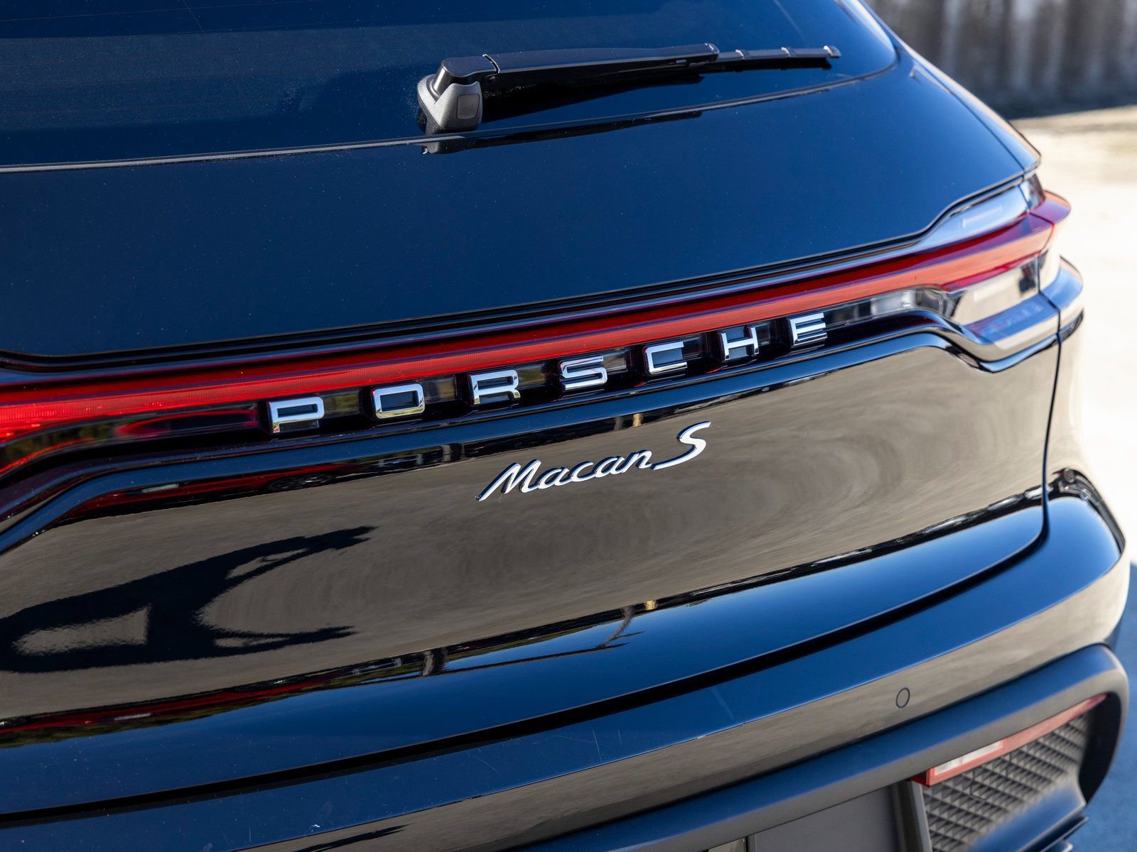 Certified 2025 Porsche Macan S image 21