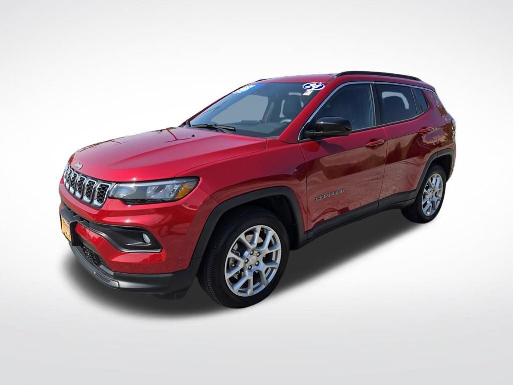 Used 2024 Jeep Compass Latitude AWD/4WD image 8