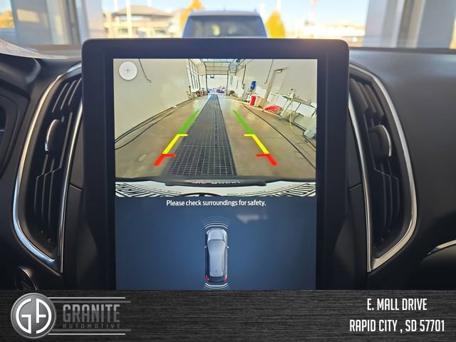 Used 2024 Ford Edge Titanium image 19