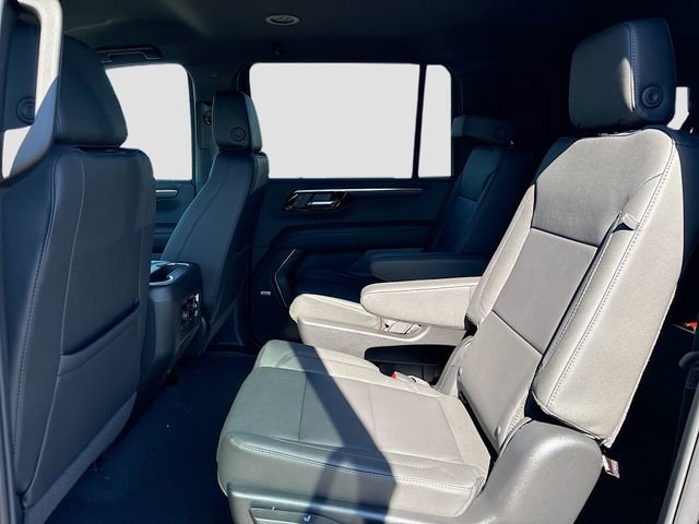 New 2026 Chevrolet Suburban LT image 25