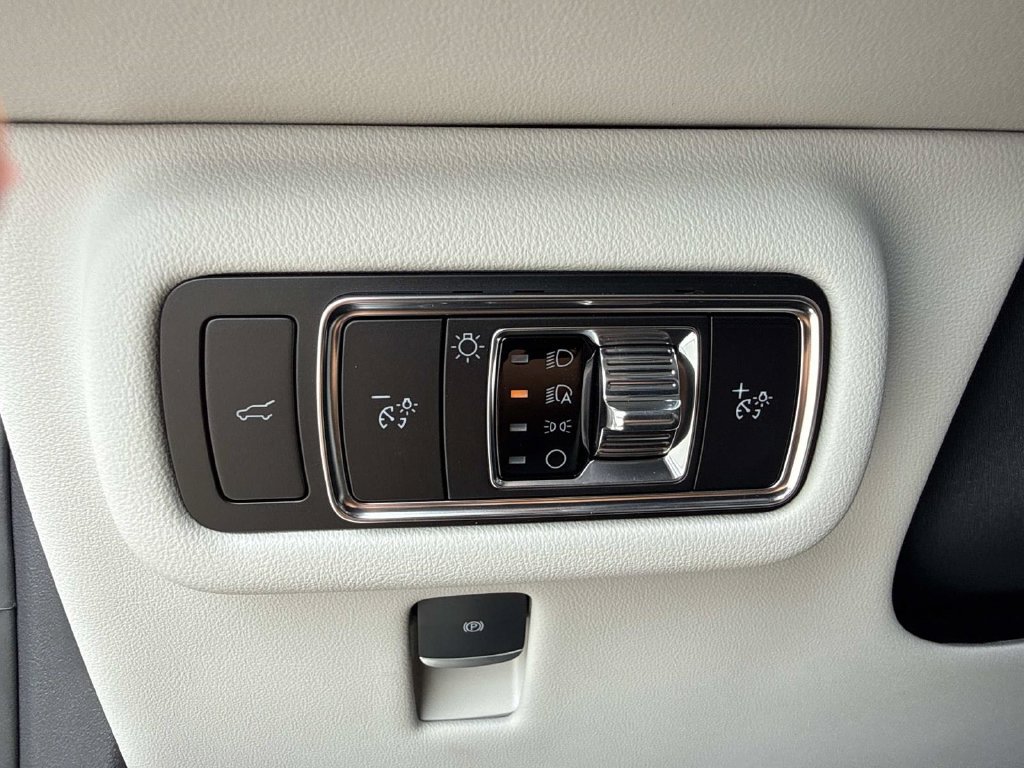 New 2026 Lincoln Nautilus Premier w/ Equipment Group 102A AWD/4WD image 32