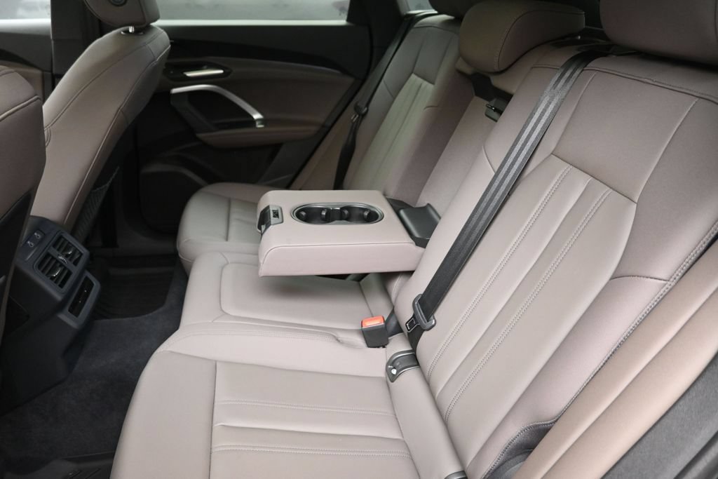 Certified 2025 Audi Q5 Premium w/ Convenience Package AWD/4WD image 21