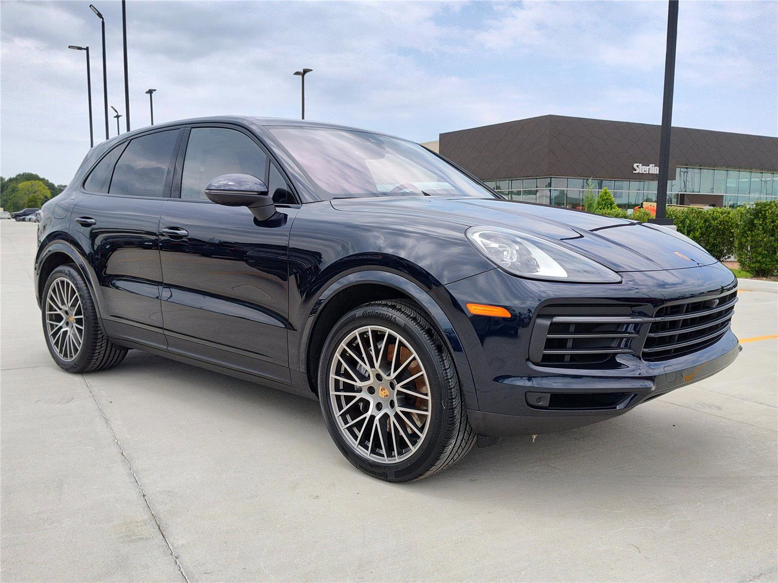 Used 2023 Porsche Cayenne Platinum Edition image 10