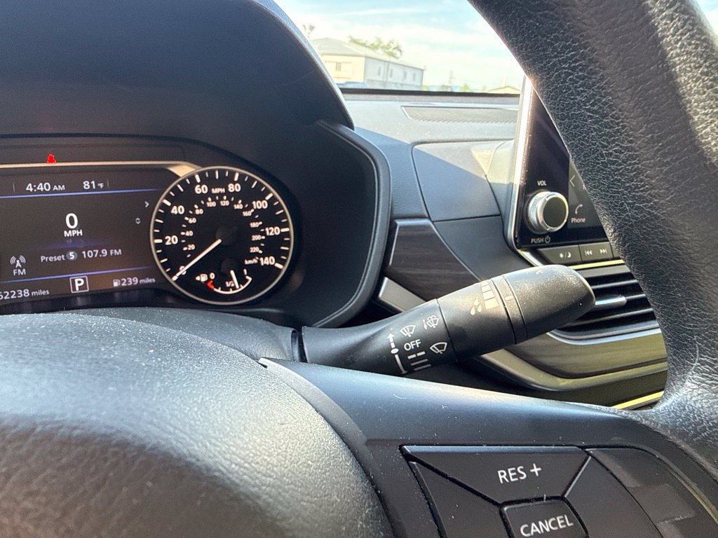 Used 2024 Nissan Altima 2.5 SV FWD image 18