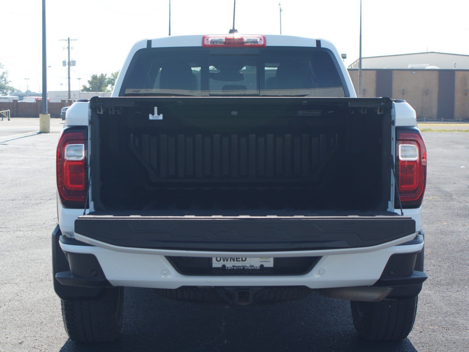Used 2024 GMC Canyon AT4 w/ Canyon Safety Plus Package AWD/4WD image 16