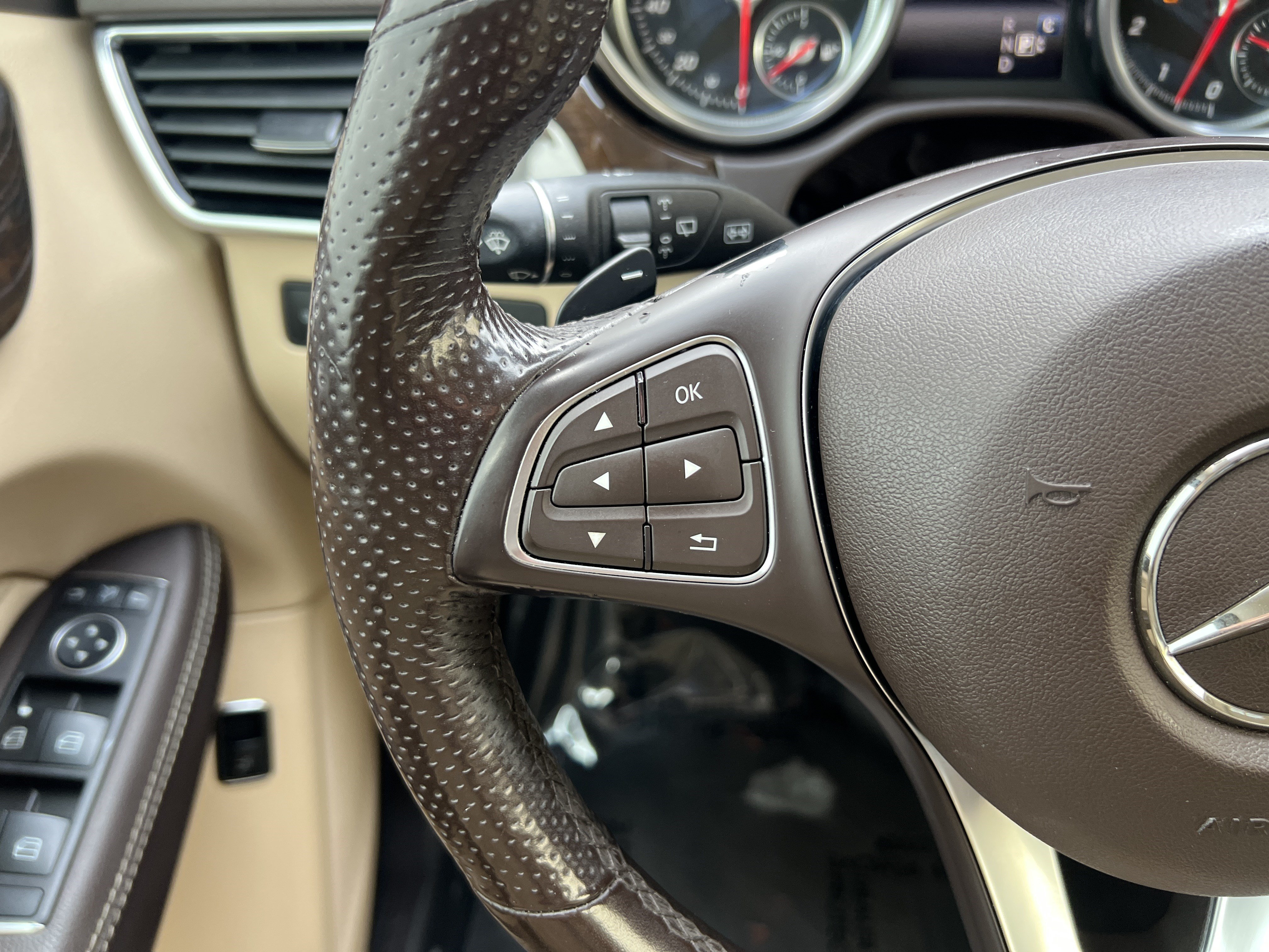 Used 2018 Mercedes-Benz GLE 350 4MATIC image 29