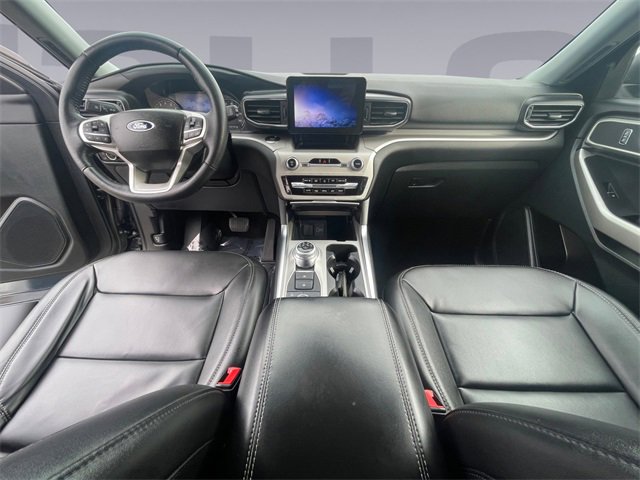 Used 2023 Ford Explorer XLT w/ Equipment Group 202A image 12
