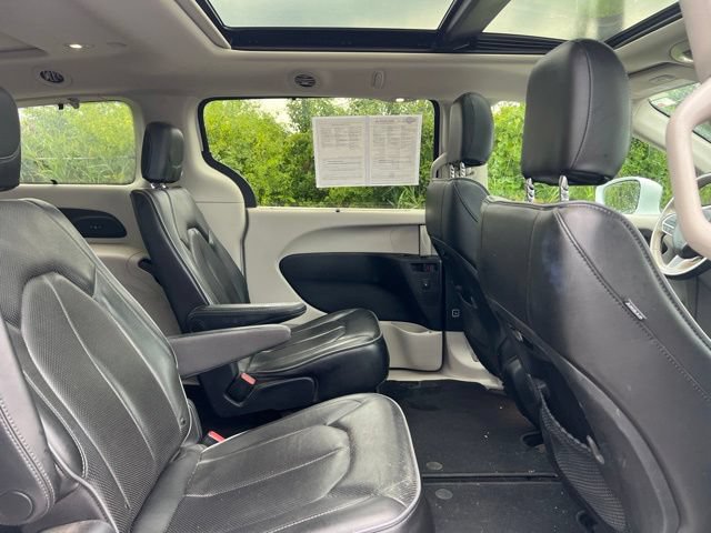 Used 2019 Chrysler Pacifica Limited FWD image 13