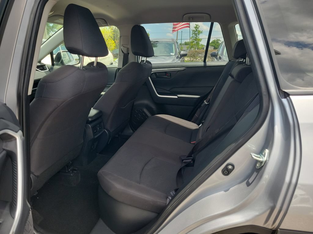 Used 2025 Toyota RAV4 LE AWD/4WD image 10