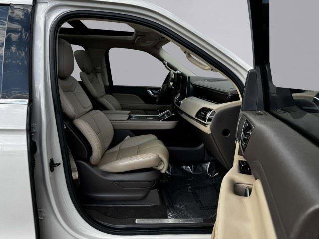Used 2023 Lincoln Navigator Reserve RWD image 51