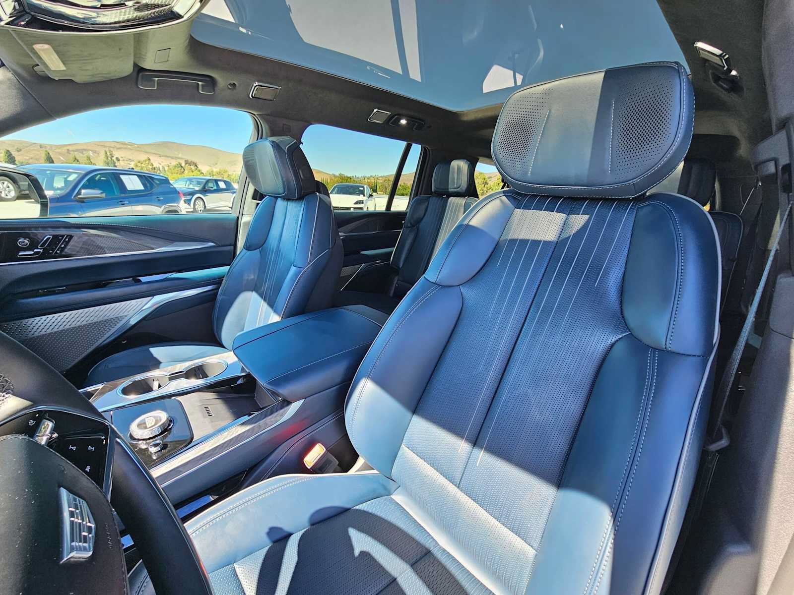 New 2026 Cadillac Escalade IQL Sport 2 w/ LPO, ONYX Package AWD/4WD image 24