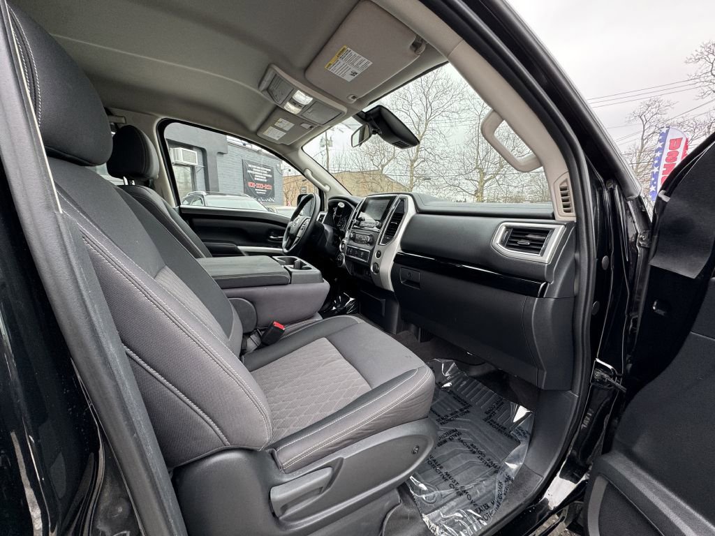 Used 2021 Nissan Titan SV w/ Accessory Utility Package image 17