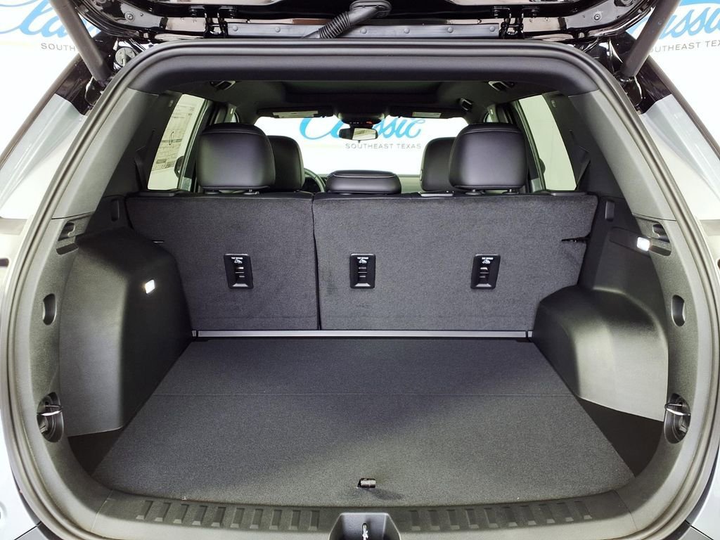 New 2026 GMC Terrain Elevation w/ Elevation Premium Package FWD image 9