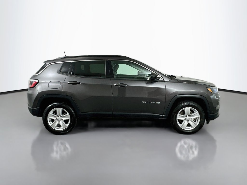 Used 2022 Jeep Compass Latitude w/ Convenience Group AWD/4WD image 4