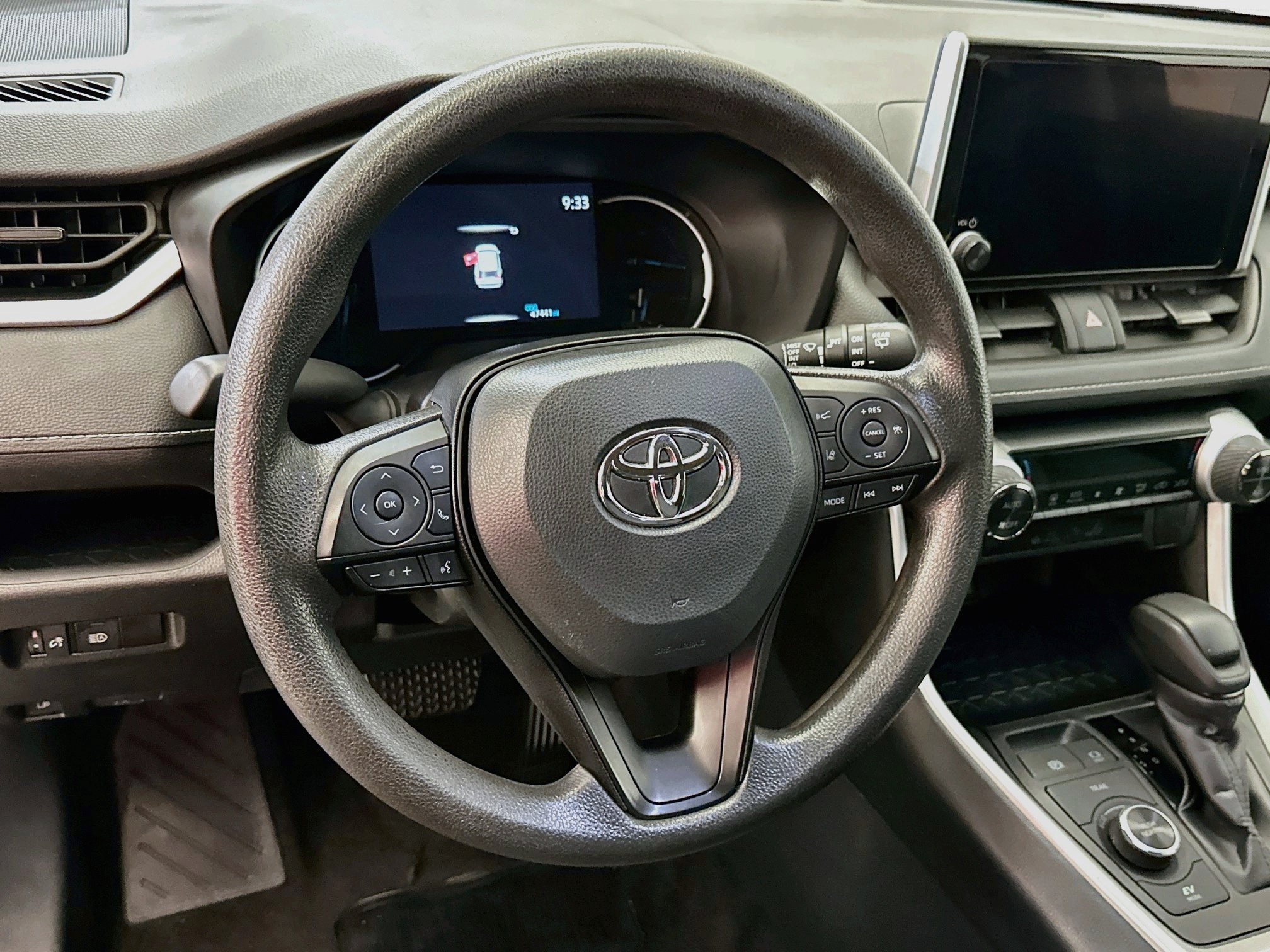Used 2025 Toyota RAV4 XLE AWD/4WD image 18