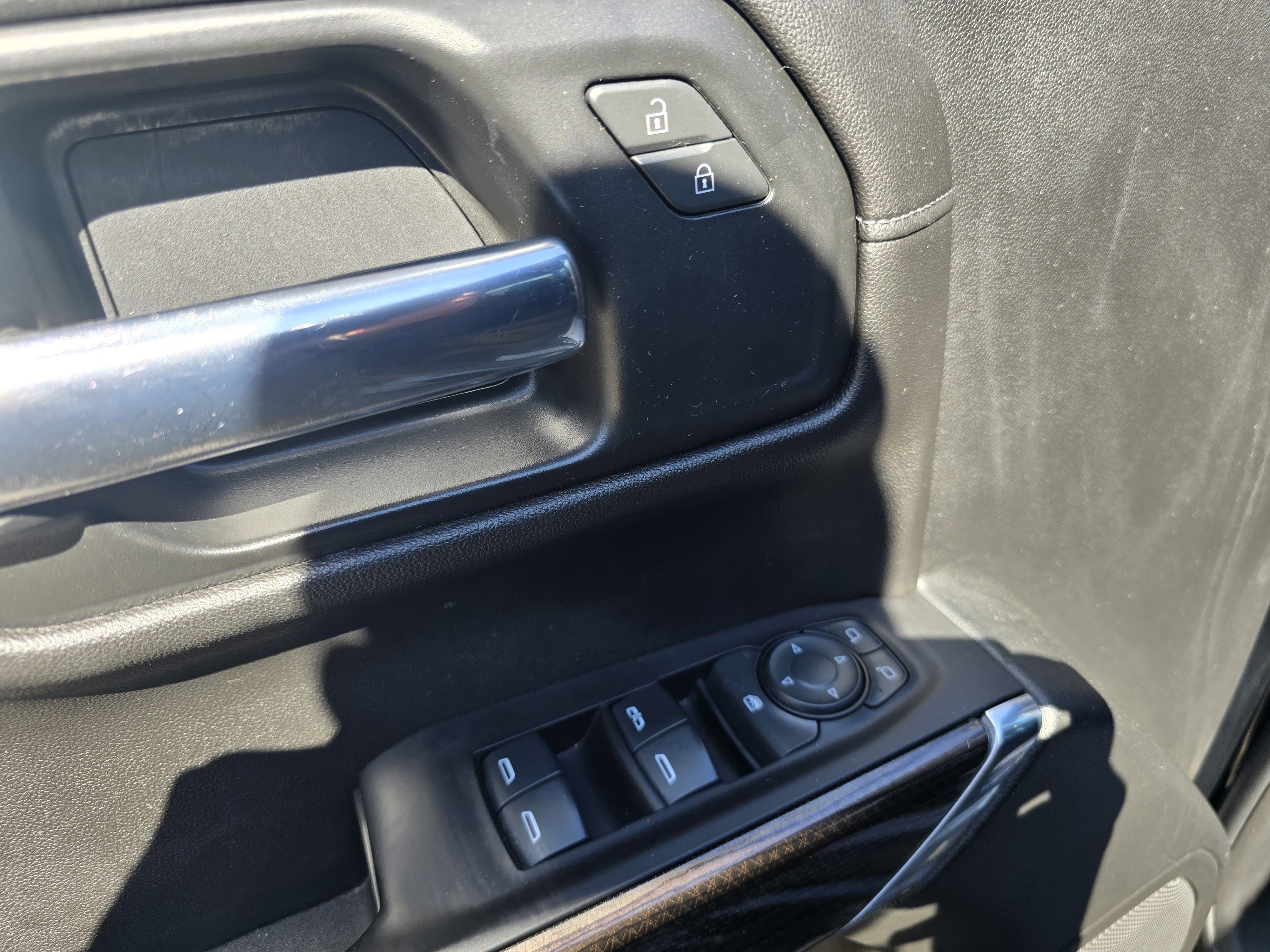 Used 2020 Chevrolet Silverado 1500 RST image 18