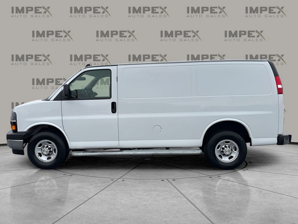 Used 2024 Chevrolet Express 2500 w/ Driver Convenience Package RWD image 2