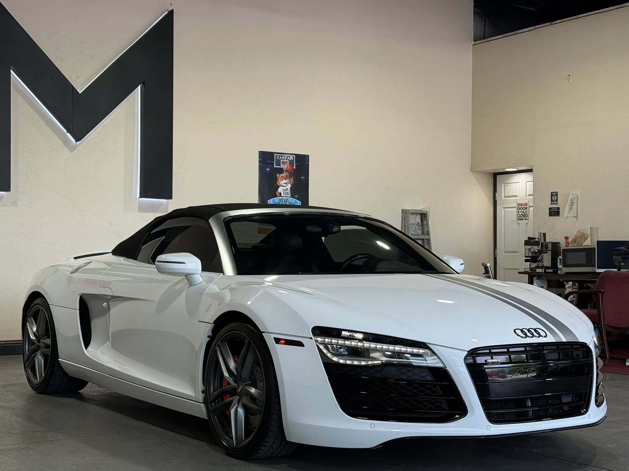 Used 2014 Audi R8 V8 AWD/4WD image 3