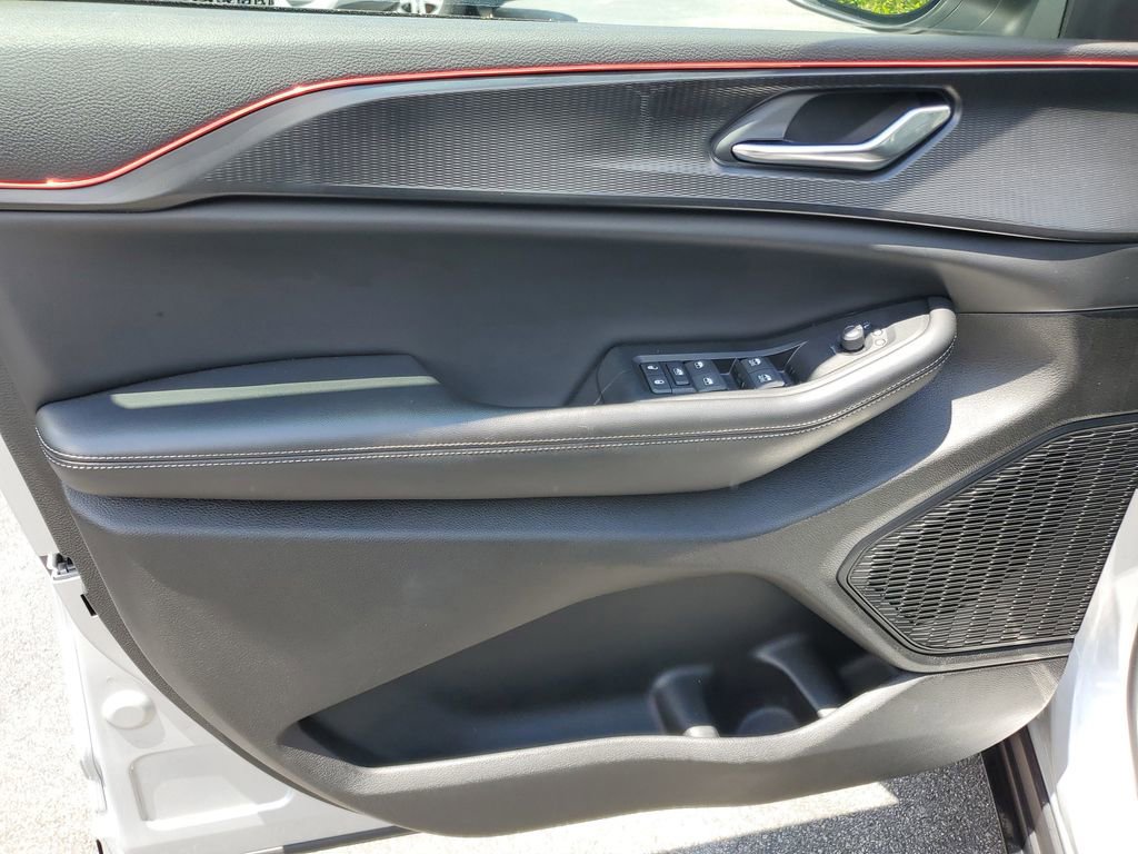 Used 2024 Jeep Grand Cherokee L Laredo w/ Trailer Tow Package image 13