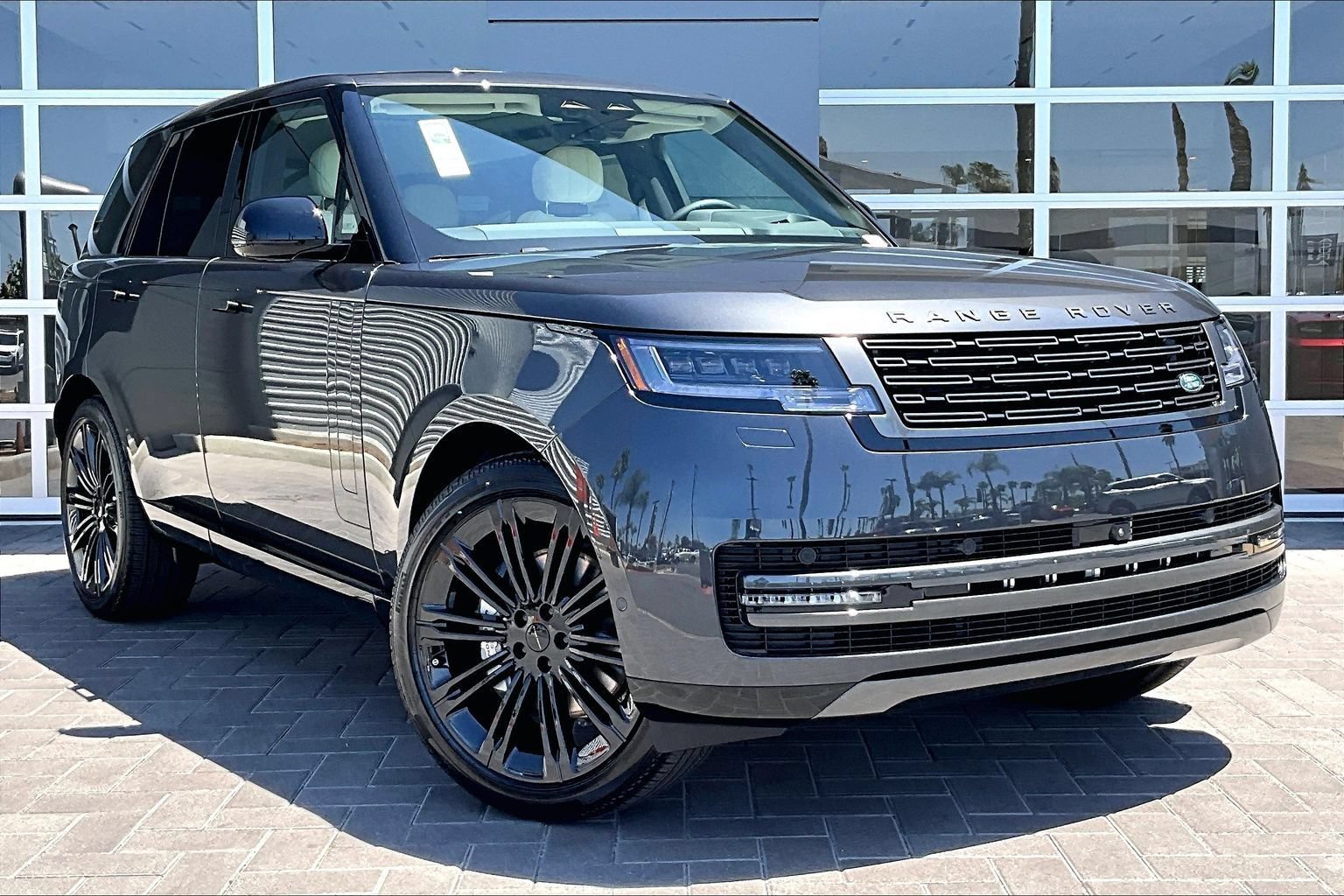 New 2026 Land Rover Range Rover SE AWD/4WD image 2