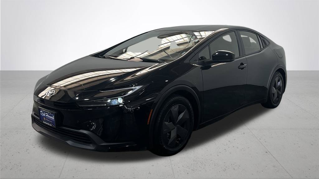Used 2025 Toyota Prius LE FWD image 2