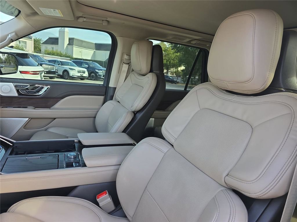 Used 2024 Lincoln Navigator Reserve image 20