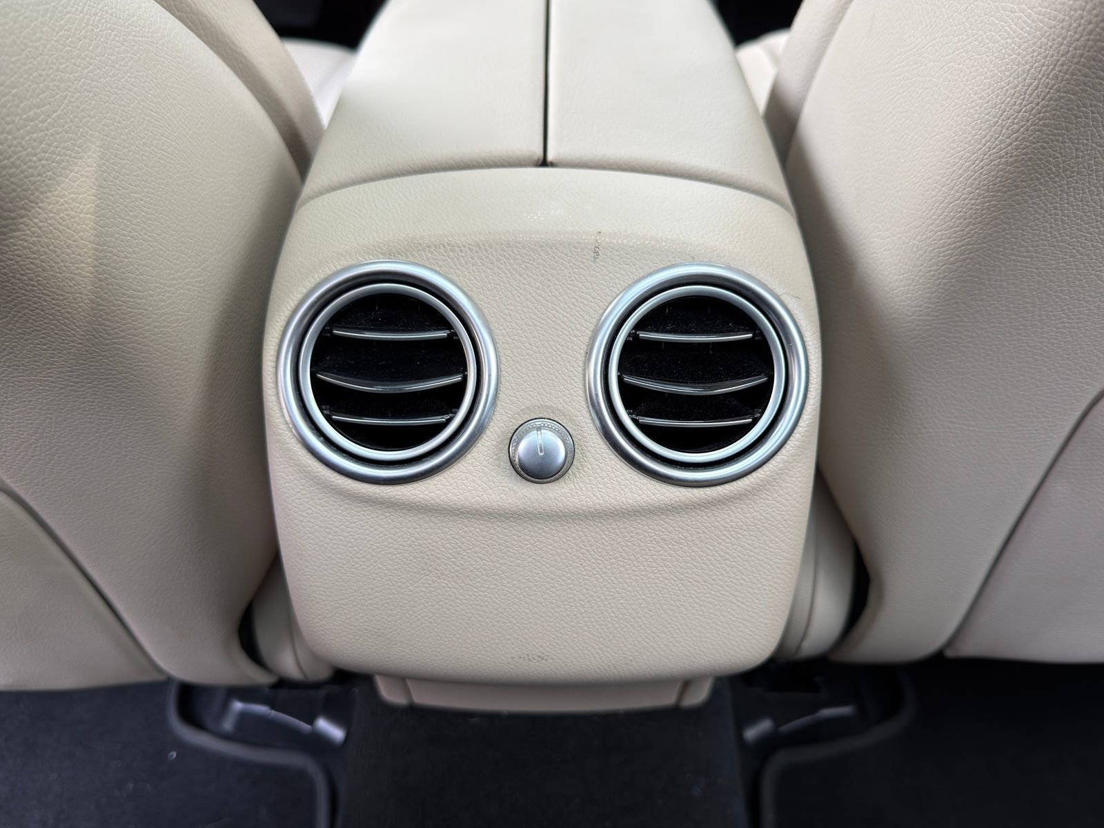 Used 2019 Mercedes-Benz GLC 300 4MATIC image 15